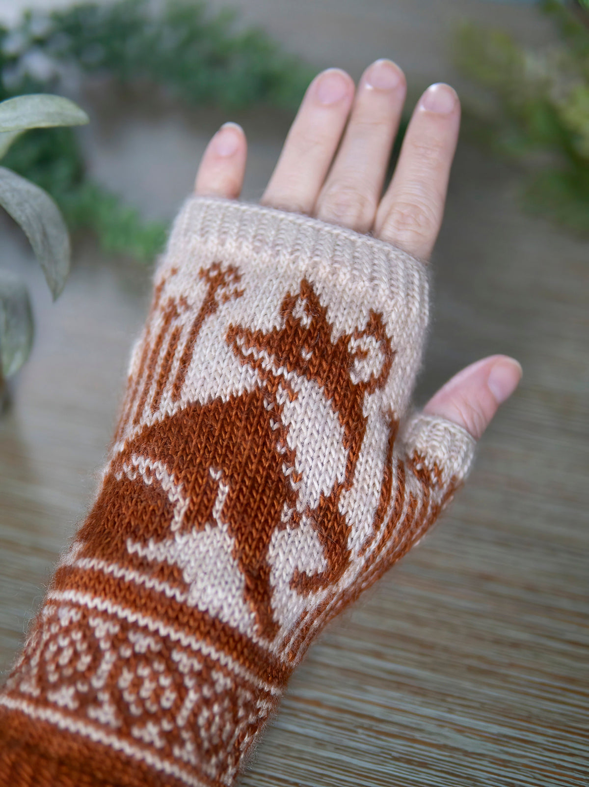 Sly Fox Fingerless Mitts Knitting Pattern – finished design
